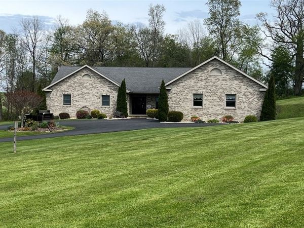 361 Freeport Rd, Butler, PA 16002