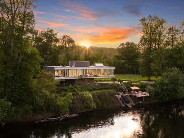 2710 RIVER ROAD, NEW HOPE, PA 18938
