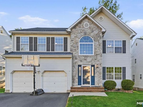 19 Colmart Way, BRIDGEWATER, NJ 08807