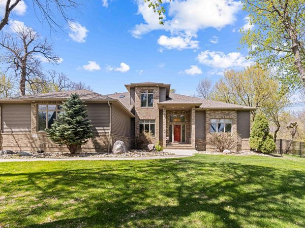 137 49th Avenue E, West Fargo, ND 58078
