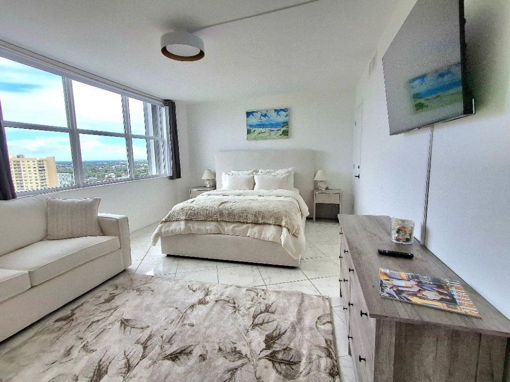 1340 S Ocean Boulevard, Unit 1808, Pompano Beach, FL 33062 Photo