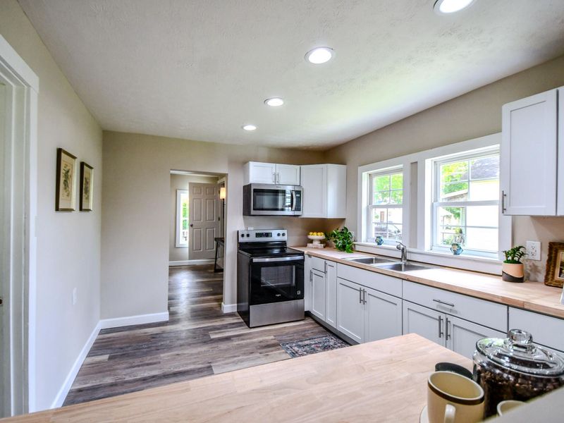 112 W James Street, Bradford, OH 45308 Photo 8