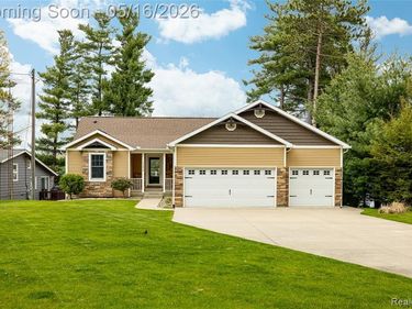 11274 Oakwood Drive, Somerset Twp, MI 49249