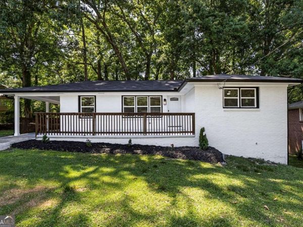 202 Oakcliff Court NW, Atlanta, GA 30331