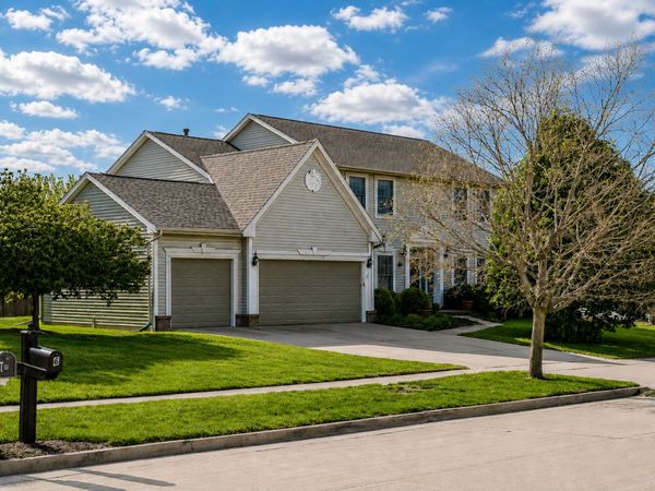 5 Greythorne Circle , Bloomington, IL 61704