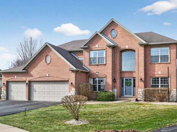 368 Kingsbury Drive , DeKalb, IL 60115
