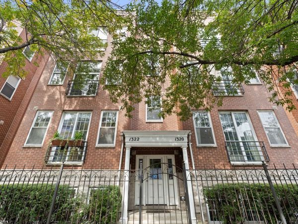 1322 W Belmont Avenue , Unit 1W, Chicago, IL 60657