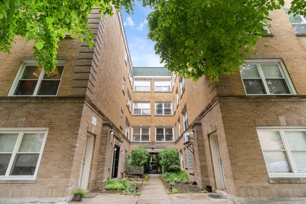 2846 N Christiana Avenue, Unit 2, Chicago, IL 60618 Main Photo