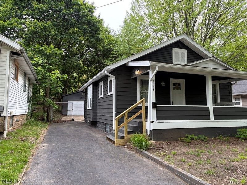 1228 Arnold Avenue, Akron, OH 44305 Photo 2