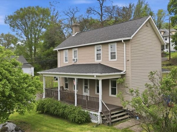 135 High St, Imperial, PA 15126