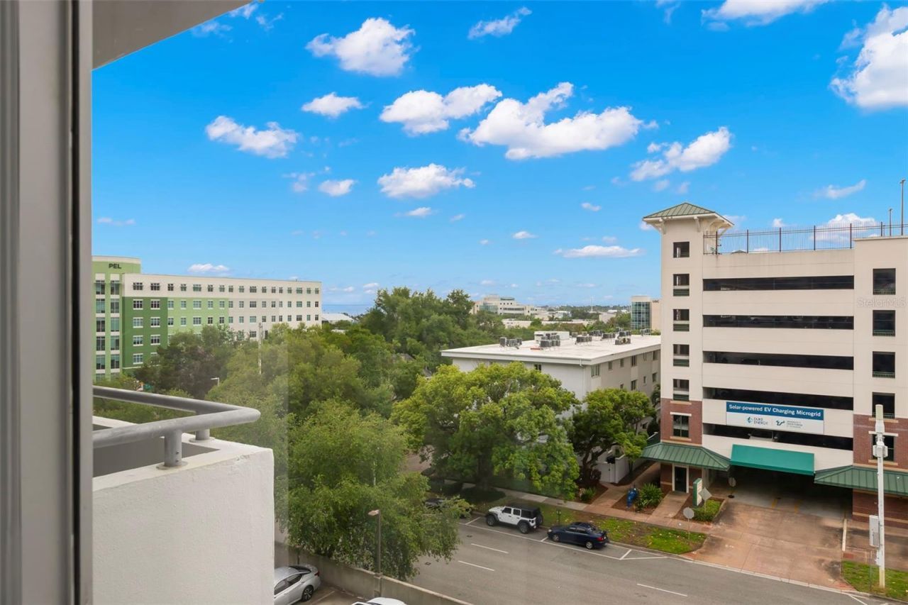 470 3rd Street S, Unit 613, Saint Petersburg, FL 33701 Photo