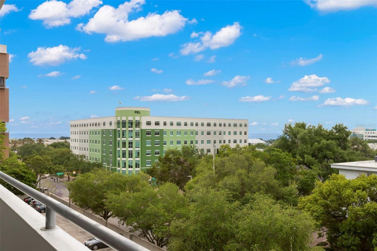 470 3rd Street S, Unit 613, Saint Petersburg, FL 33701 Photo