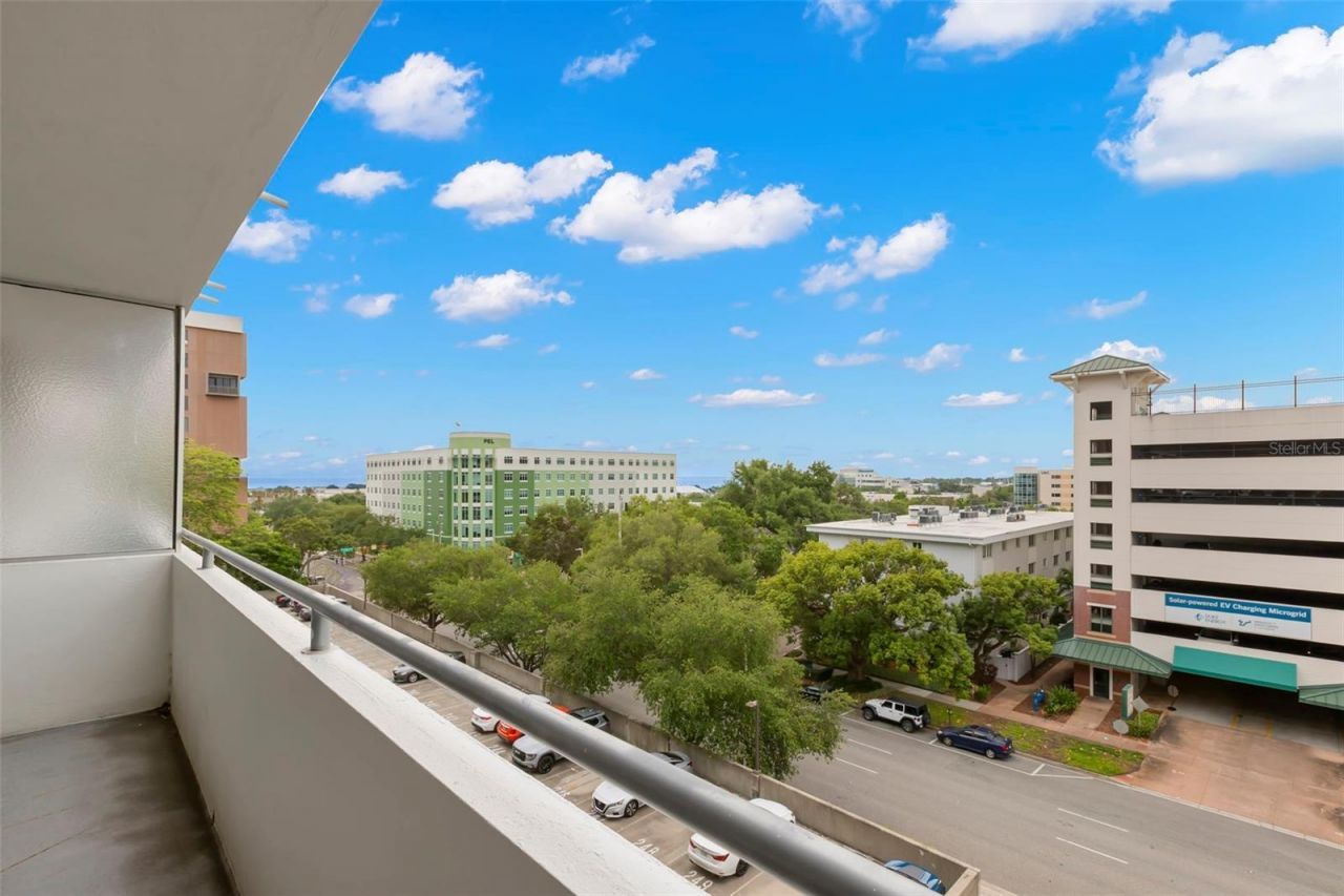 470 3rd Street S, Unit 613, Saint Petersburg, FL 33701 Photo