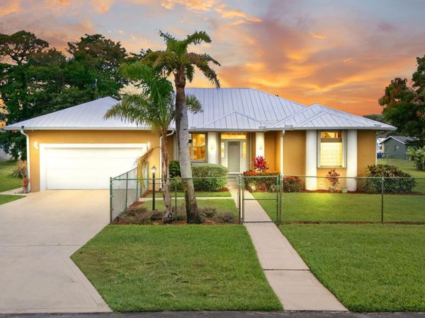 5660 SE Colee Avenue, Stuart, FL 34997