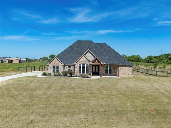105 Carls Court , Boyd, TX 76023
