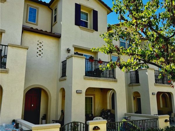 10522 Poinsettia Ln, Santa Fe Springs, CA 90670