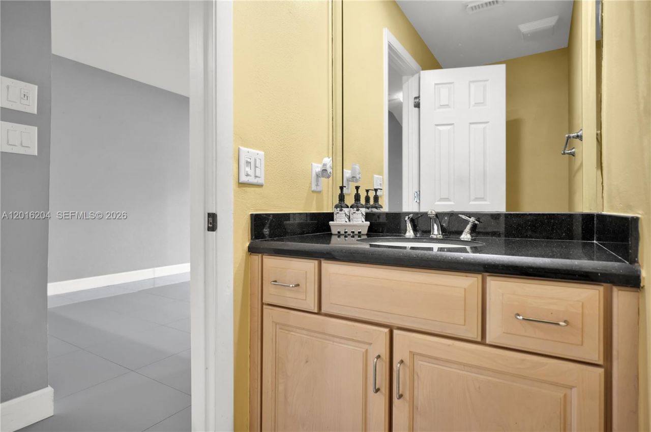 1301 N Riverside Dr, Unit 7, Pompano Beach, FL 33062 Photo
