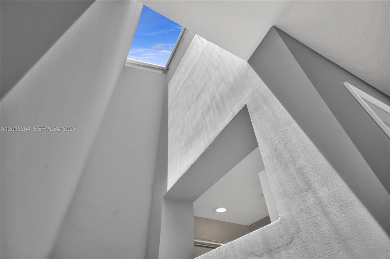 1301 N Riverside Dr, Unit 7, Pompano Beach, FL 33062 Photo