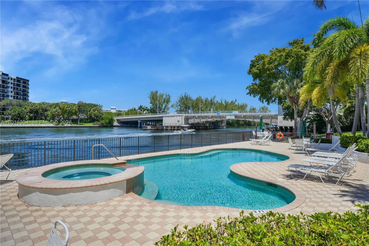 1301 N Riverside Dr, Unit 7, Pompano Beach, FL 33062 Photo