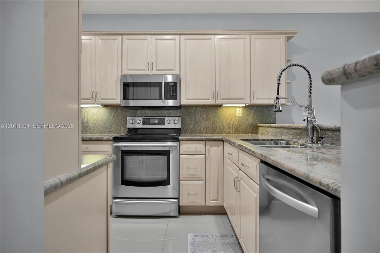 1301 N Riverside Dr, Unit 7, Pompano Beach, FL 33062 Photo