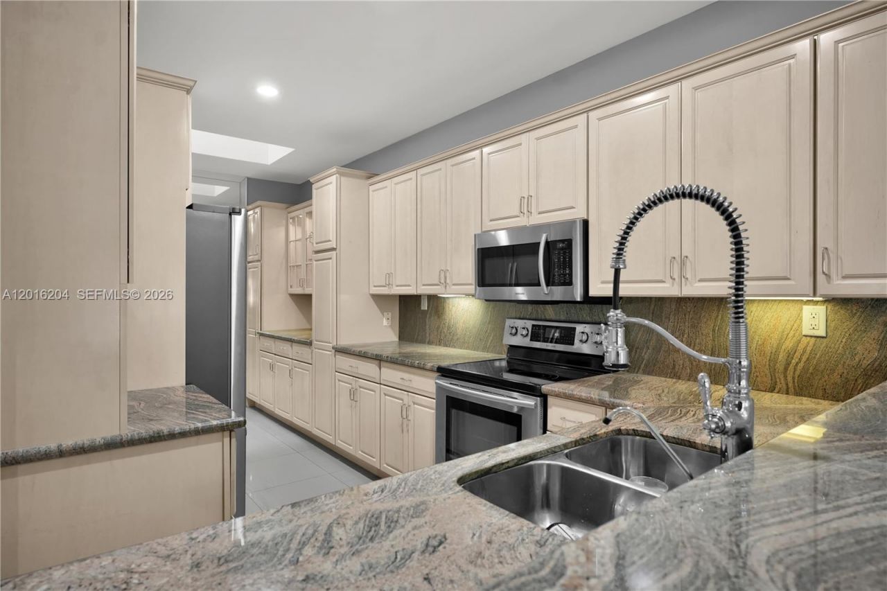 1301 N Riverside Dr, Unit 7, Pompano Beach, FL 33062 Photo