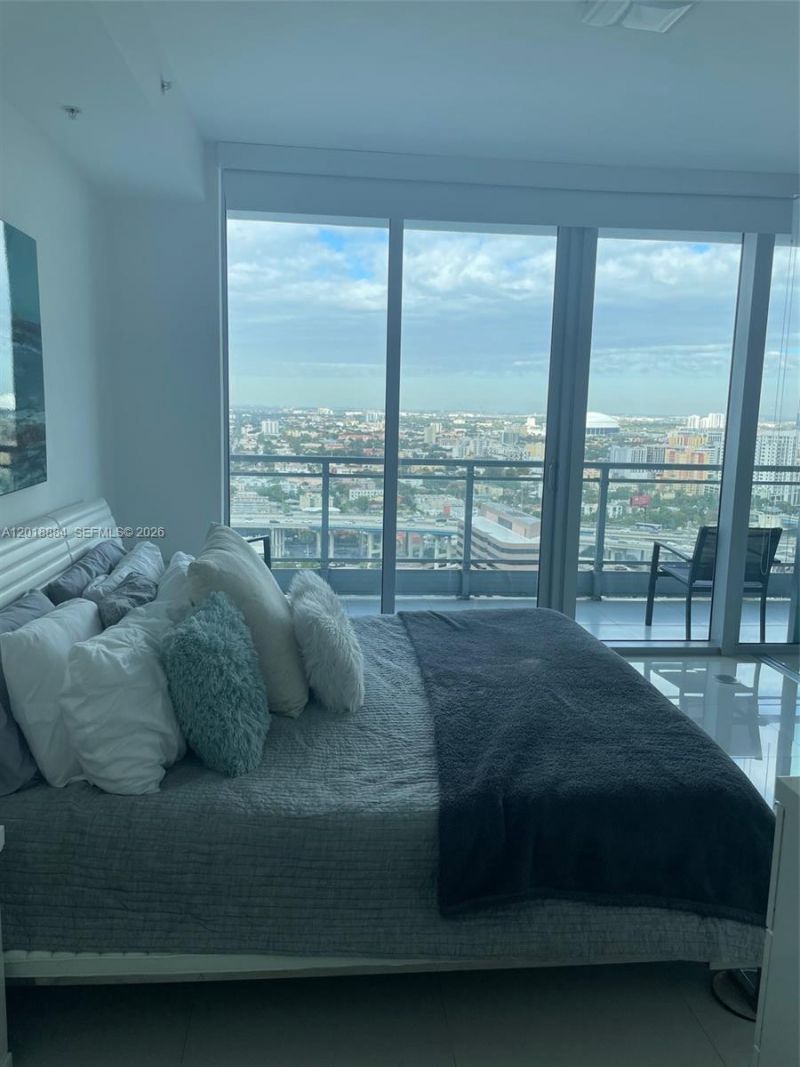 92 SW 3rd St, Unit 3008, Miami, FL 33130 Photo
