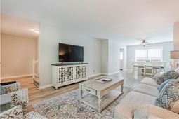 950 Cottingham Drive photo 4