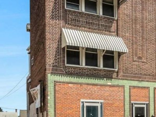 725 E MARKET STREET , YORK, PA 17403