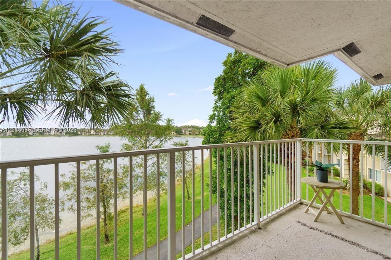 5065 Wiles Rd , Unit 308, Coconut Creek, FL 33073 Photo