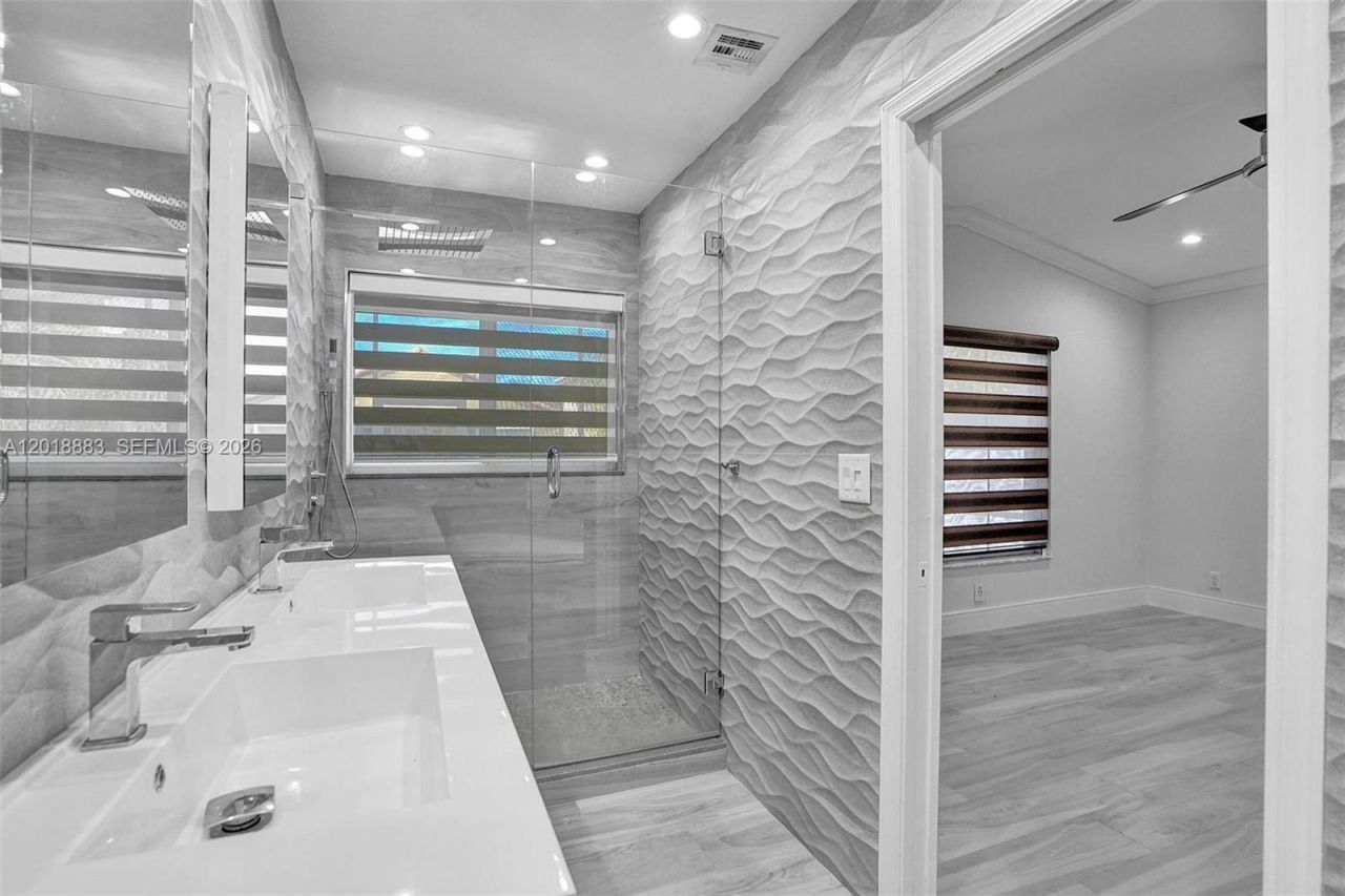 2266 NW 208th Ter , Pembroke Pines, FL 33029 Photo