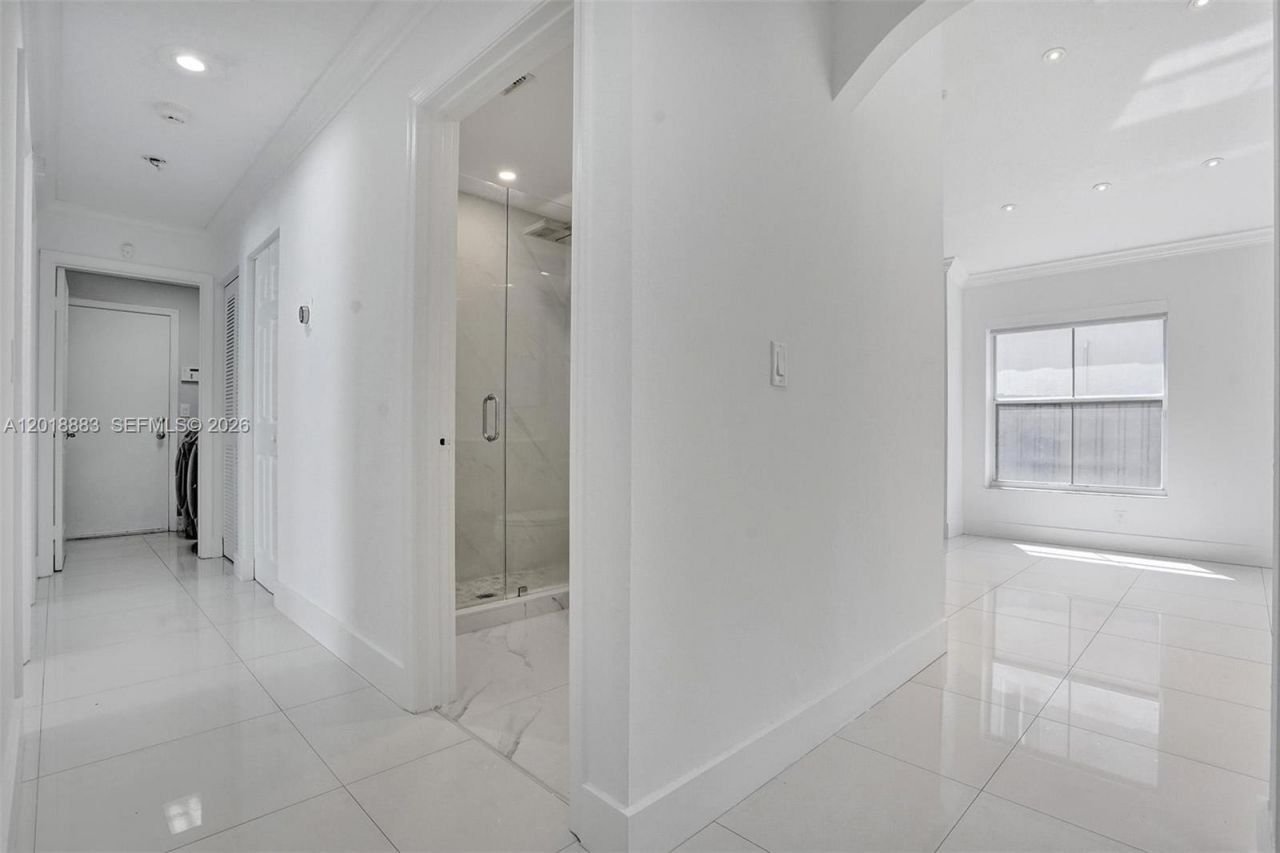 2266 NW 208th Ter , Pembroke Pines, FL 33029 Photo