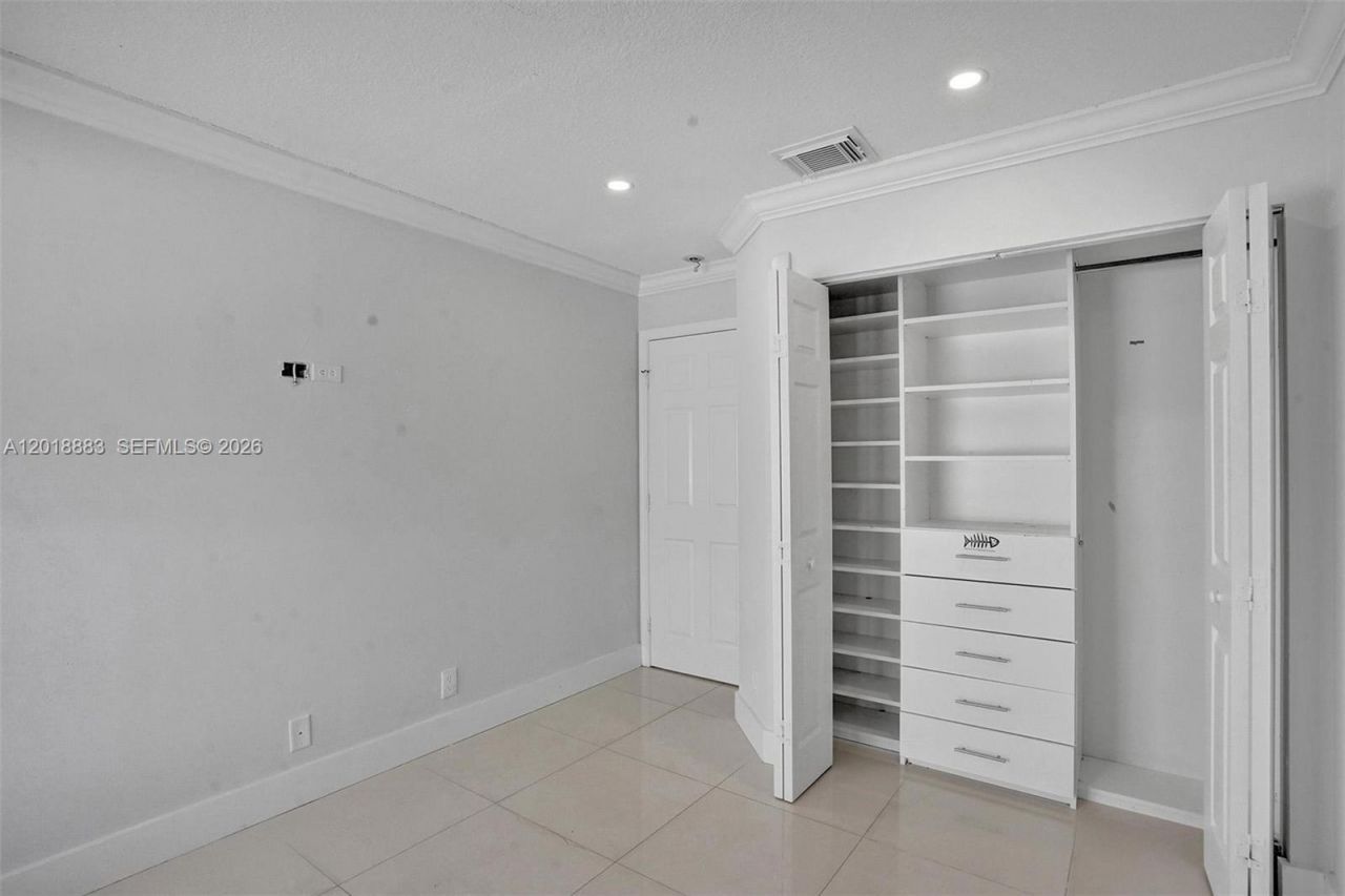 2266 NW 208th Ter , Pembroke Pines, FL 33029 Photo
