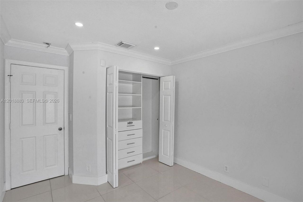 2266 NW 208th Ter , Pembroke Pines, FL 33029 Photo