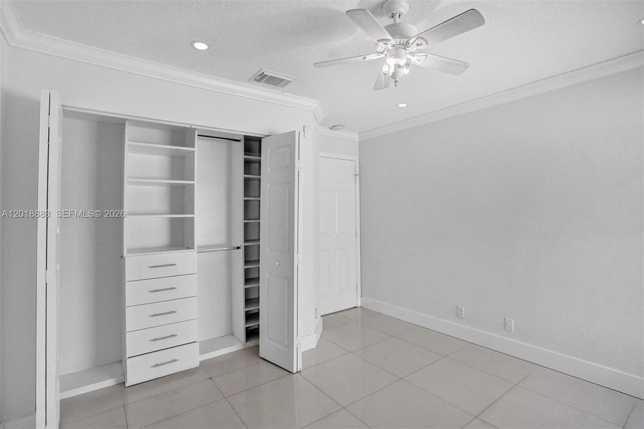 2266 NW 208th Ter , Pembroke Pines, FL 33029 Photo