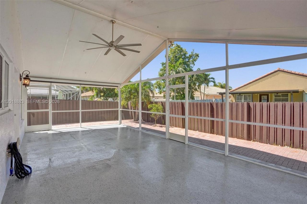 2266 NW 208th Ter , Pembroke Pines, FL 33029 Photo