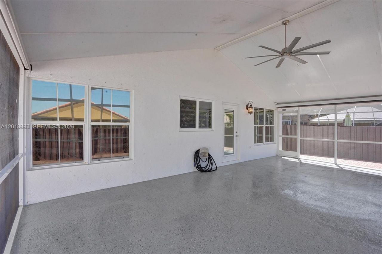2266 NW 208th Ter , Pembroke Pines, FL 33029 Photo