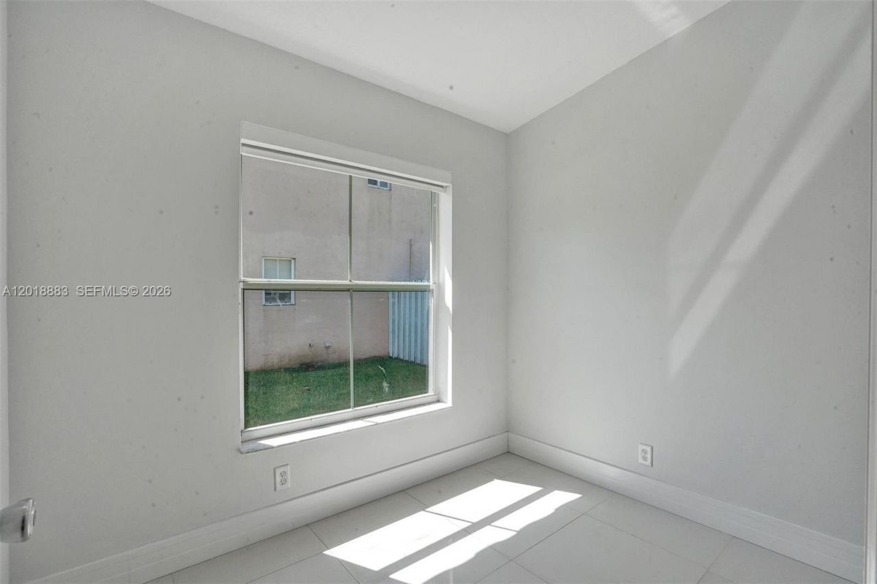 2266 NW 208th Ter , Pembroke Pines, FL 33029 Photo