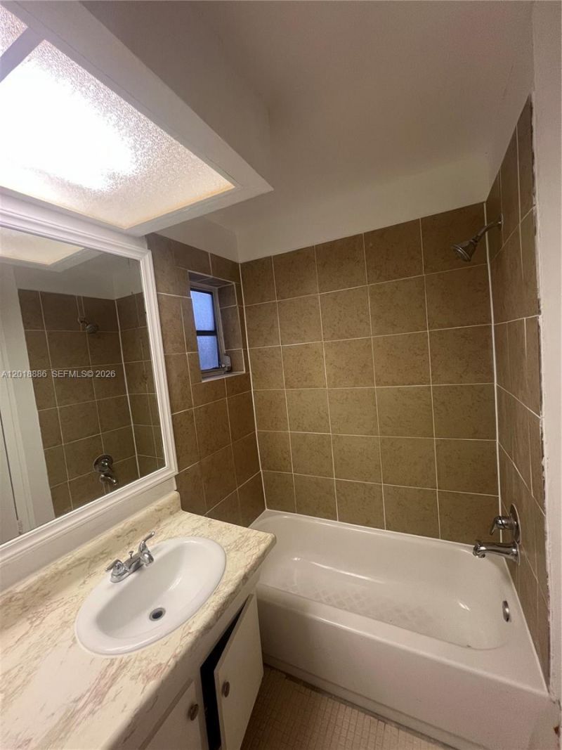 7324 SW 82nd St , Unit B210, Miami, FL 33143 Photo