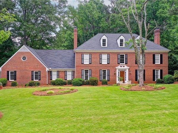 625 River Chase Point , Atlanta, GA 30328