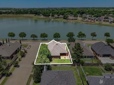 8552 Lake Springs Trail, Fort Worth, TX 76053
