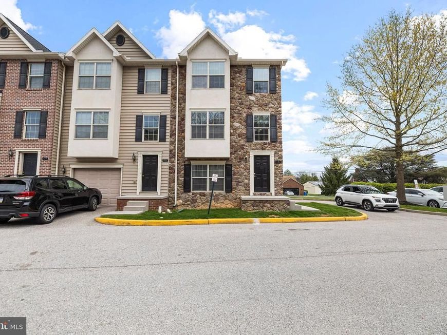 22 Shady Tree Court , York, PA 17402 Main Photo