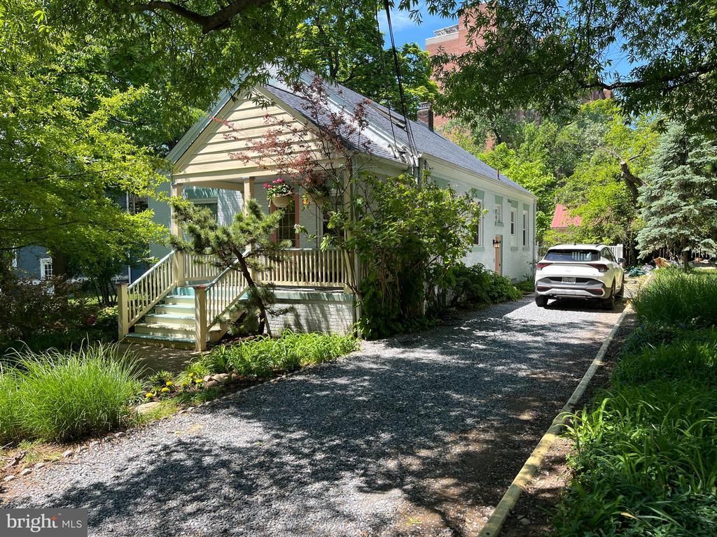 9 PINE AVENUE, TAKOMA PARK, MD 20912