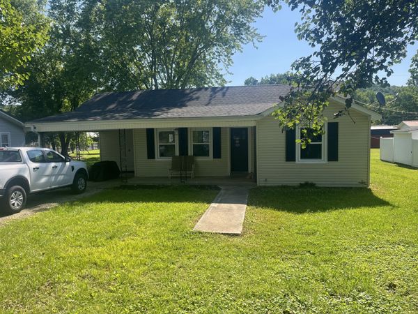 623 Walnut St , Waynesboro, TN 38485