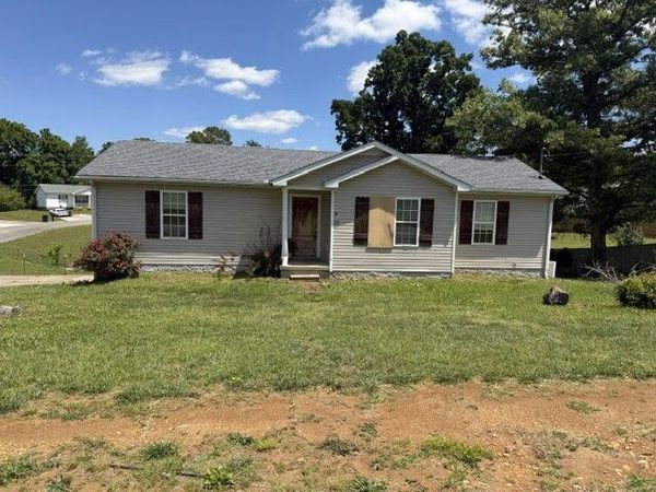 510 Corlew Cir , White Bluff, TN 37187