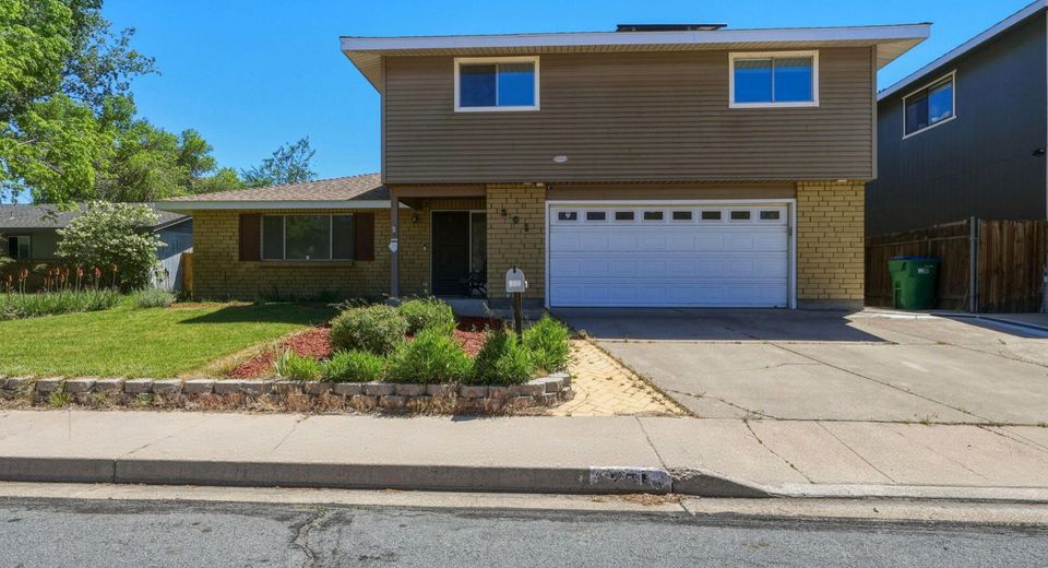 201 Simone Avenue, Carson City, NV 89701 Photo