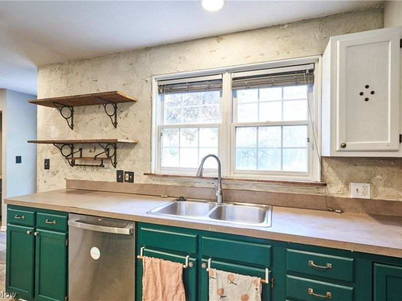780 Bates Road , Rocky River, OH 44116 Photo 10