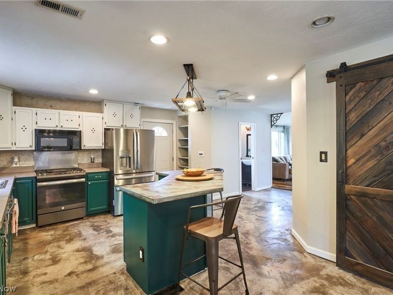 780 Bates Road , Rocky River, OH 44116 Photo 8