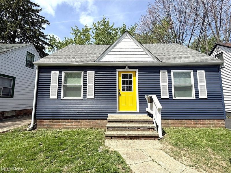 11804 Kensington Avenue, Cleveland, OH 44111 Photo 2