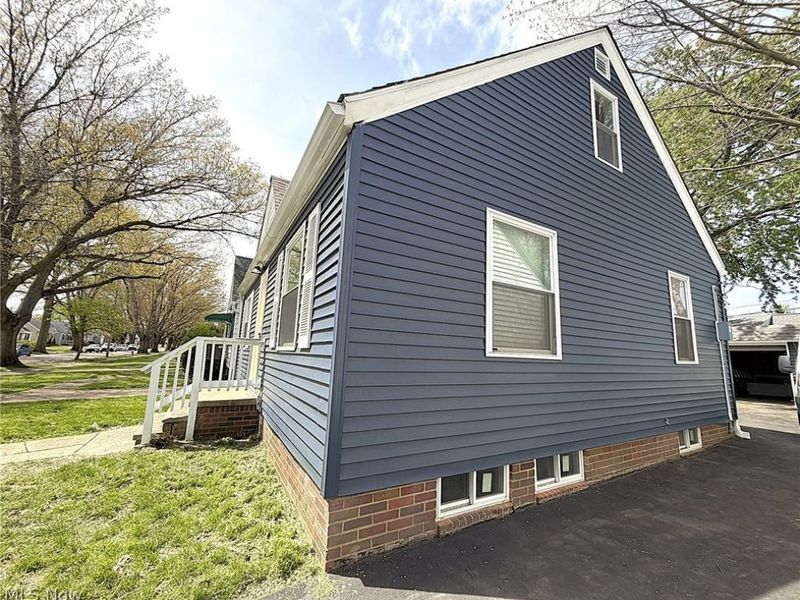 11804 Kensington Avenue, Cleveland, OH 44111 Photo 37