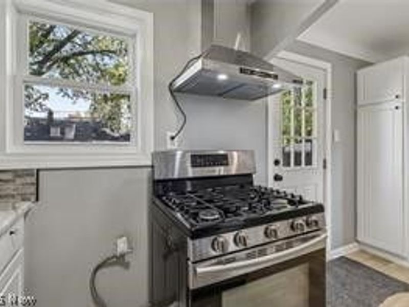 11804 Kensington Avenue, Cleveland, OH 44111 Photo 5